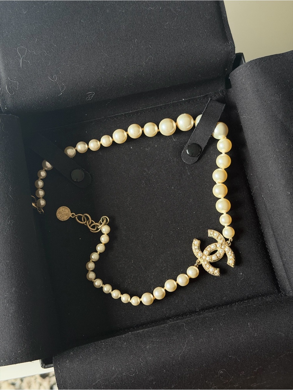 CHANEL Gold-Tone Crystal CC Logo Necklace with Cream Pearls